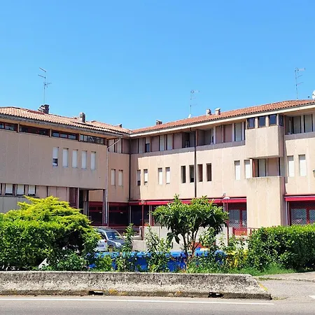 Rigoletto - Free Parking - Second Floor No Elevator - Near Center Apartment *